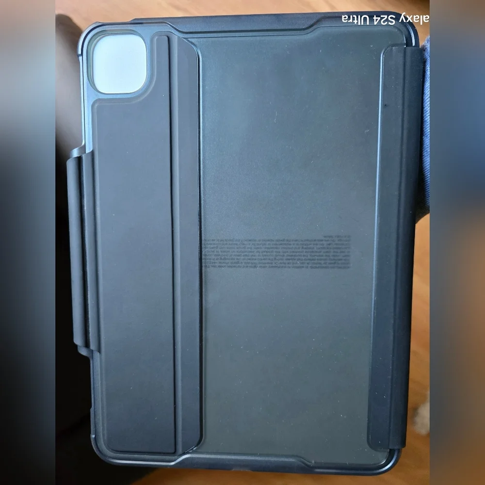 TECH 21 FLEX FOLIO IPAD PRO 11-INCH With Built In FLEXSHOCK Impact Protection ne